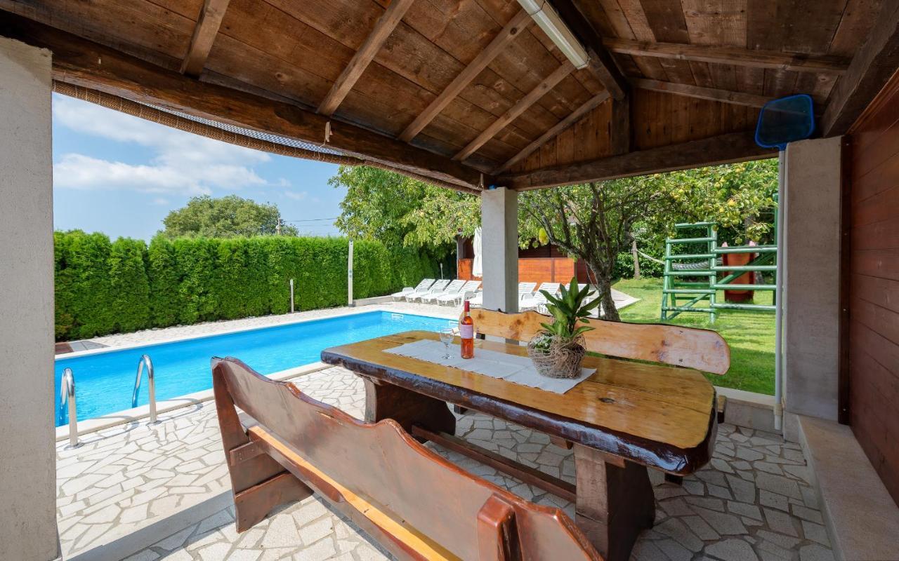 Villa Semy Pazin Exterior photo